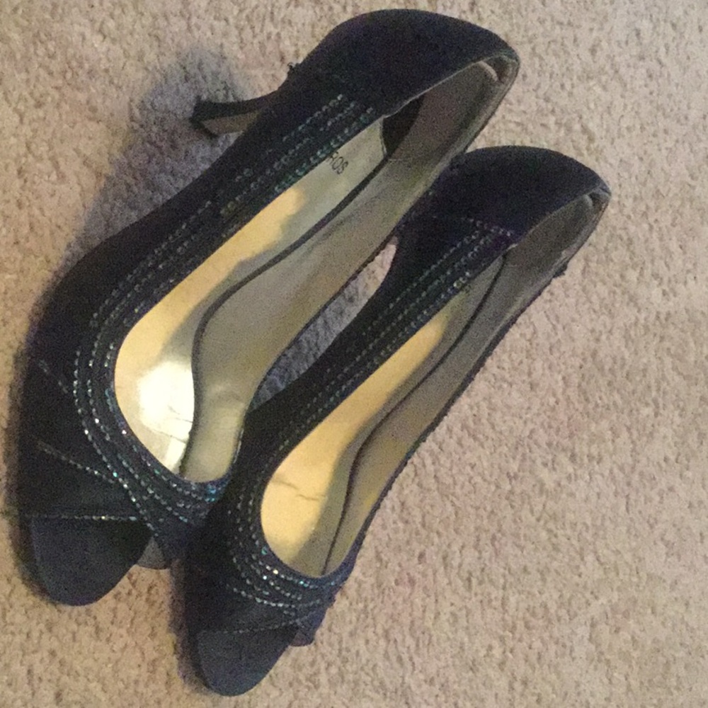 Caparros navy heels